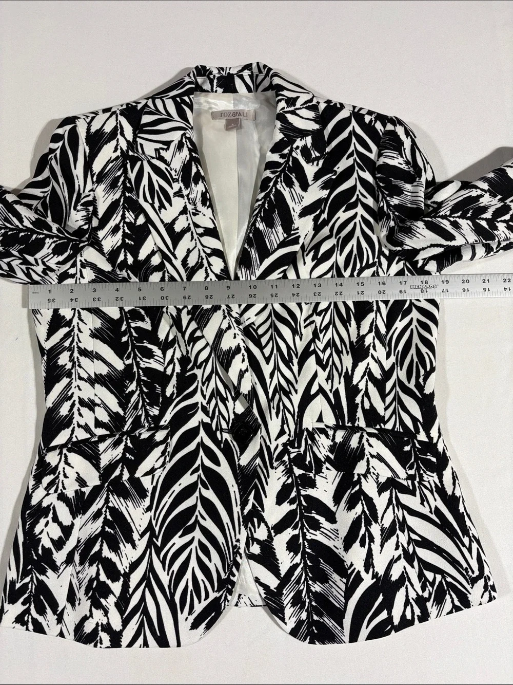 Roz & Ali Leaf-Print Blazer size 6 NWT